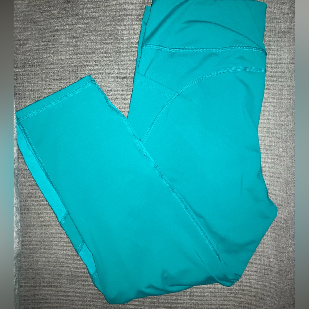 Cato Live well size Large pocketed athletic leggings size L Large